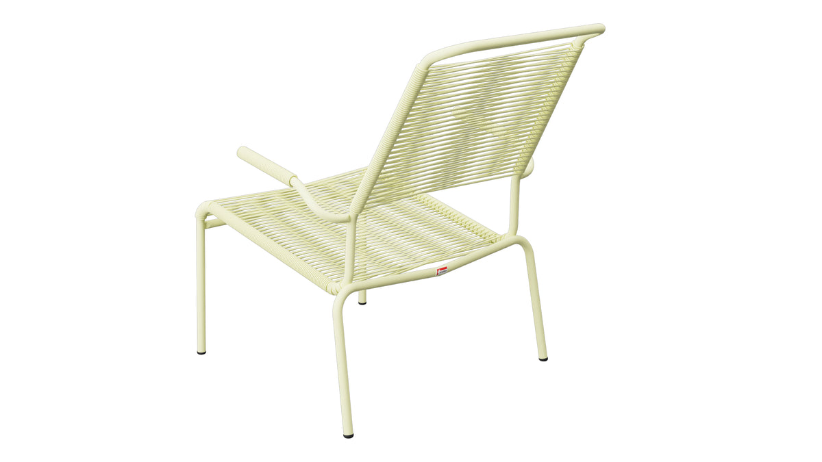 Säntis Lounger Spaghetti mit Armlehne Hochlehner in Buchsbaumgelb präsentiert im Onlineshop von KAQTU Design AG. Outdoor-Sessel mit Armlehnen ist von Schaffner