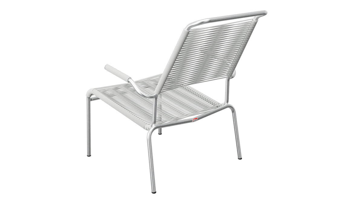 Säntis Lounger Spaghetti mit Armlehne Hochlehner in Alusilber präsentiert im Onlineshop von KAQTU Design AG. Outdoor-Sessel mit Armlehnen ist von Schaffner