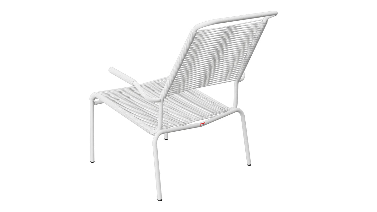 Säntis Lounger Spaghetti mit Armlehne Hochlehner in Weiss präsentiert im Onlineshop von KAQTU Design AG. Outdoor-Sessel mit Armlehnen ist von Schaffner