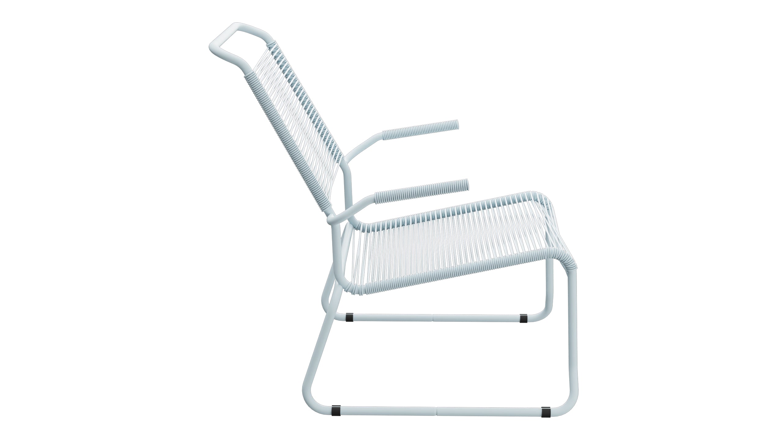 Säntis Spaghetti-Lounger mit Armlehne Hochlehner Kufen in Pastellblau präsentiert im Onlineshop von KAQTU Design AG. Outdoor-Sessel mit Armlehnen ist von Schaffner