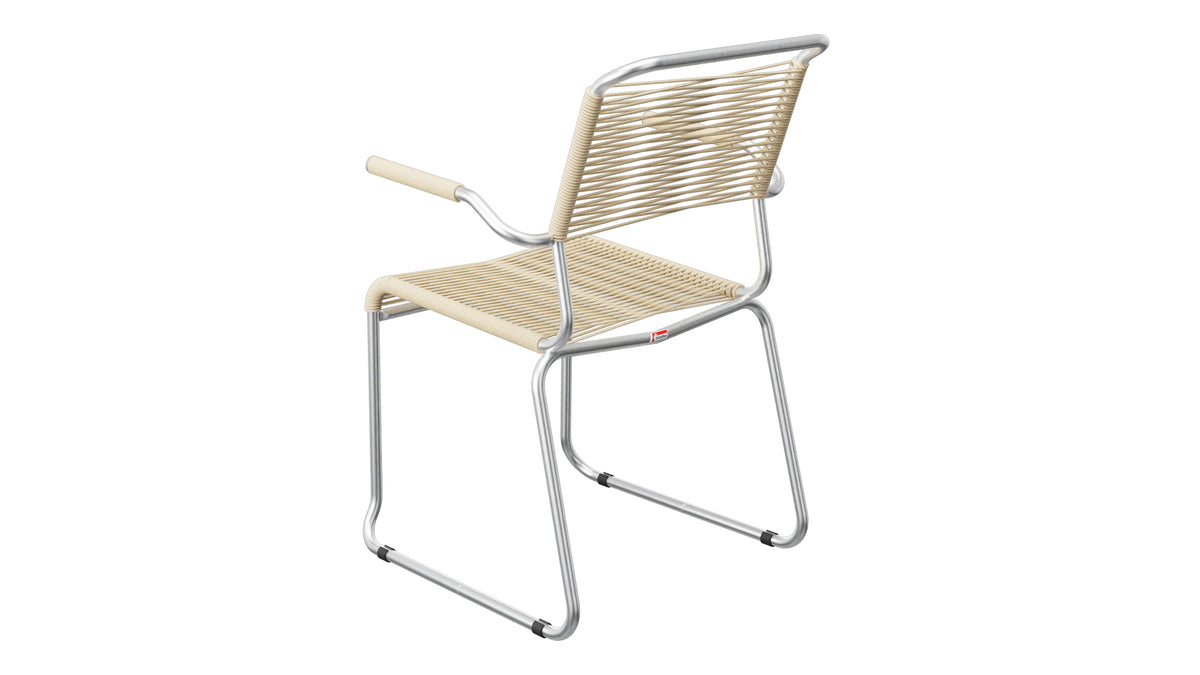 Säntis Spaghetti-Gartenstuhl mit Armlehne Kufen in Pastellbraun präsentiert im Onlineshop von KAQTU Design AG. Gartenstuhl mit Armlehnen ist von Schaffner