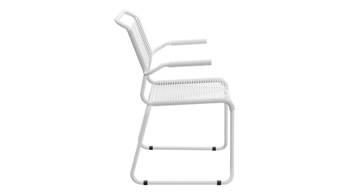 Säntis Spaghetti-Gartenstuhl mit Armlehne Kufen in Weiss präsentiert im Onlineshop von KAQTU Design AG. Gartenstuhl mit Armlehnen ist von Schaffner
