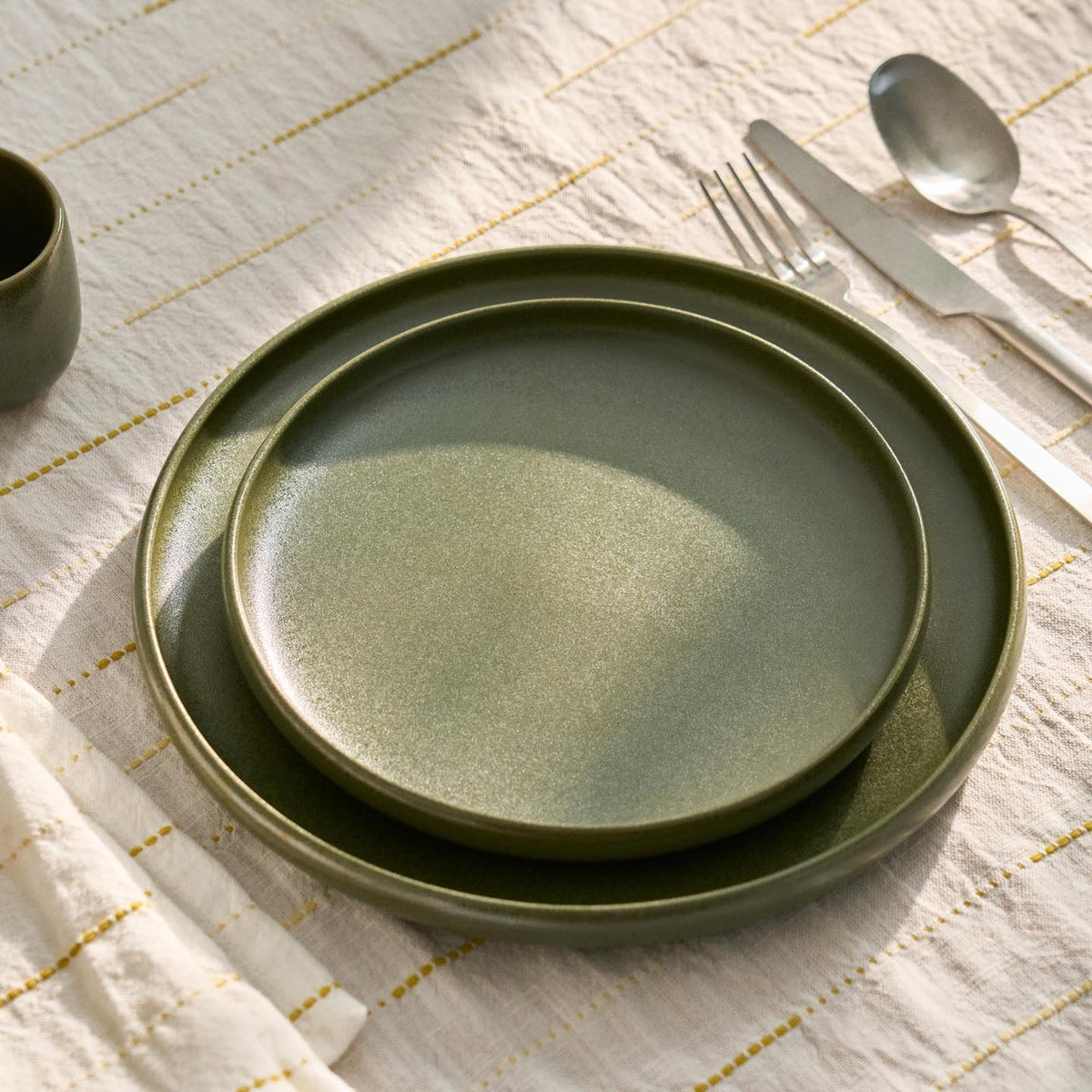 Uilo von Kave Home: Keramik mit reaktiver Glasur