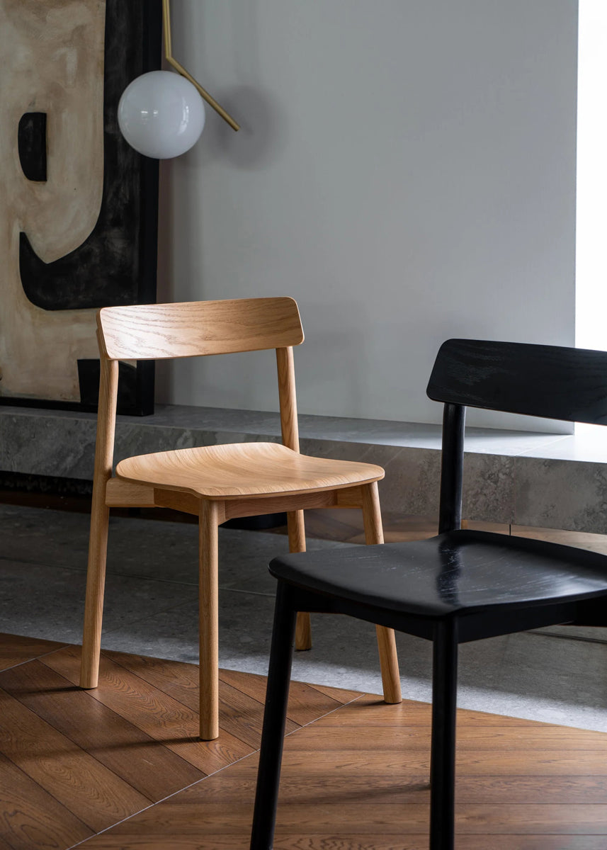 Arche ARCH02 - Stuhl in Dunkel Eiche präsentiert im Onlineshop von KAQTU Design AG. Stuhl ist von Tamo