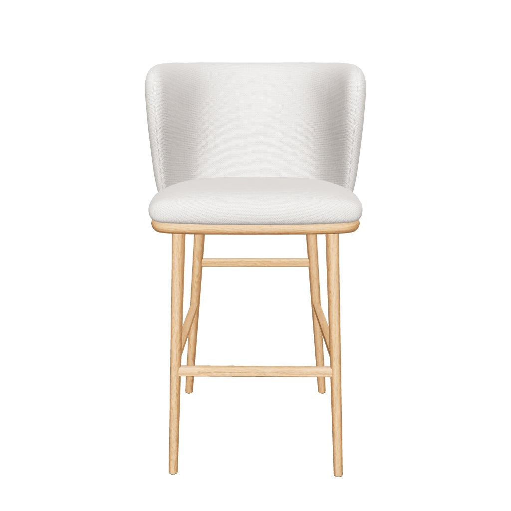 Hocker Ciselia aus beiger Chenille und massivem Eschenholz mit natürlichem Finish, 75 cm hoch, nachhaltig mit FSC Mix Credit zertifiziert.