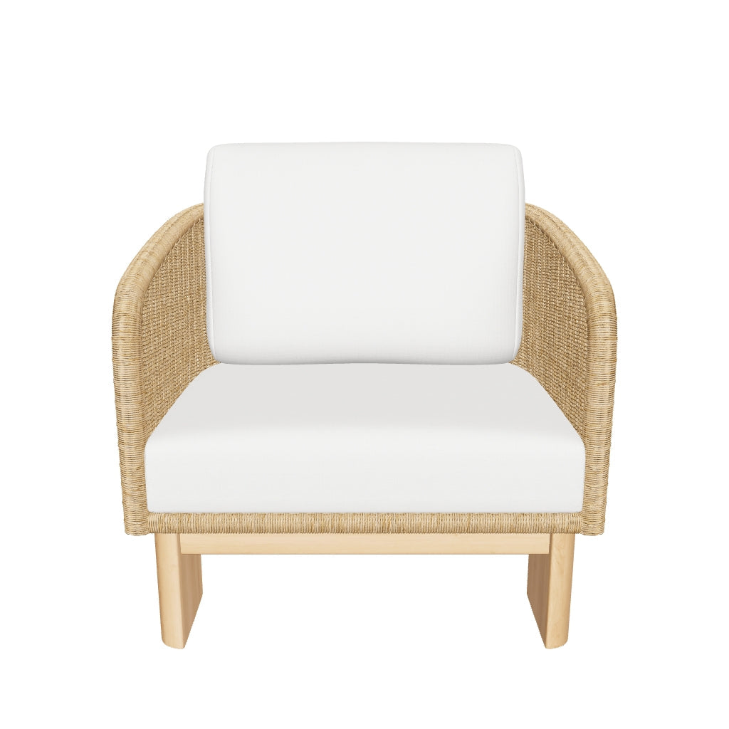Moderner Xoriguer Sessel aus langlebigem synthetischem Rattan und nachhaltigem, FSC-zertifiziertem Eukalyptusholz.