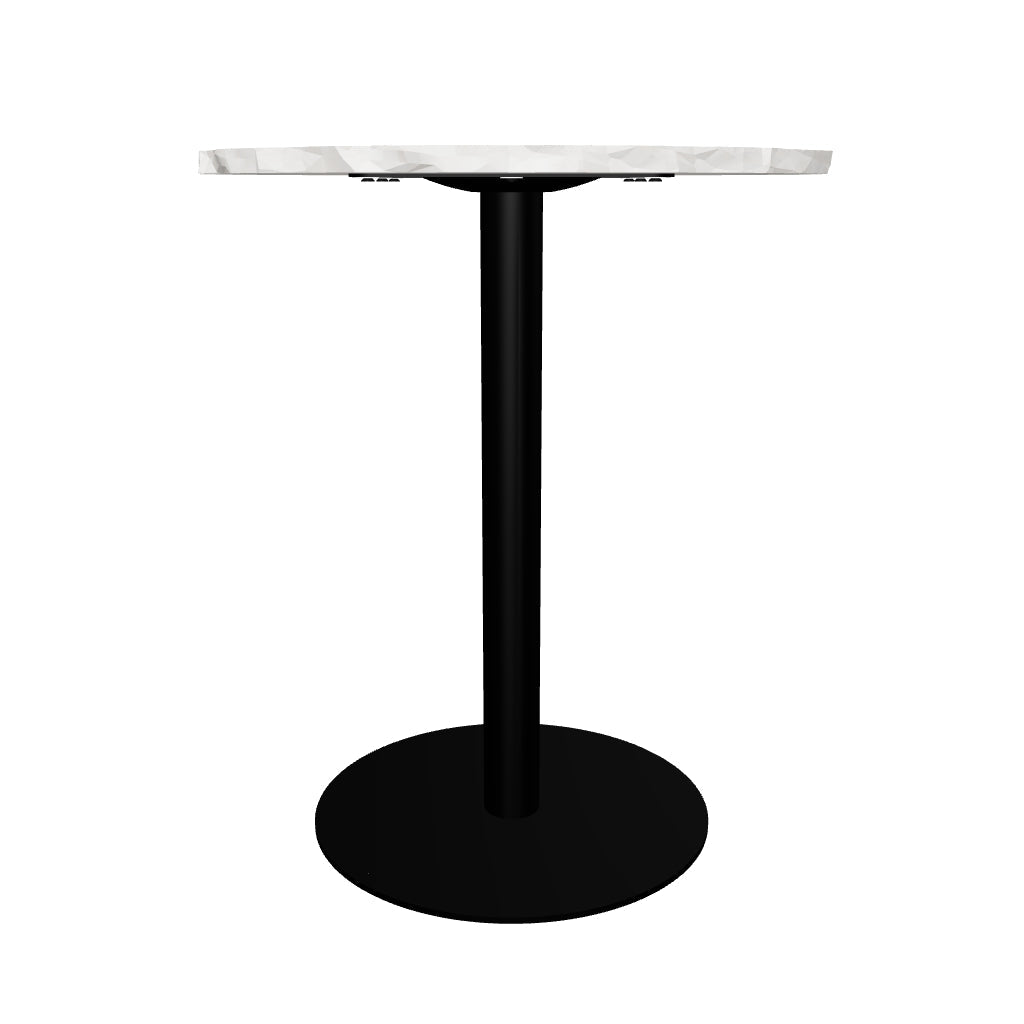 Eleganter Couchtisch mit einzigartiger Marmorplatte und handgemeißelten Kanten, ideal für stilvolle, kleine Räume.