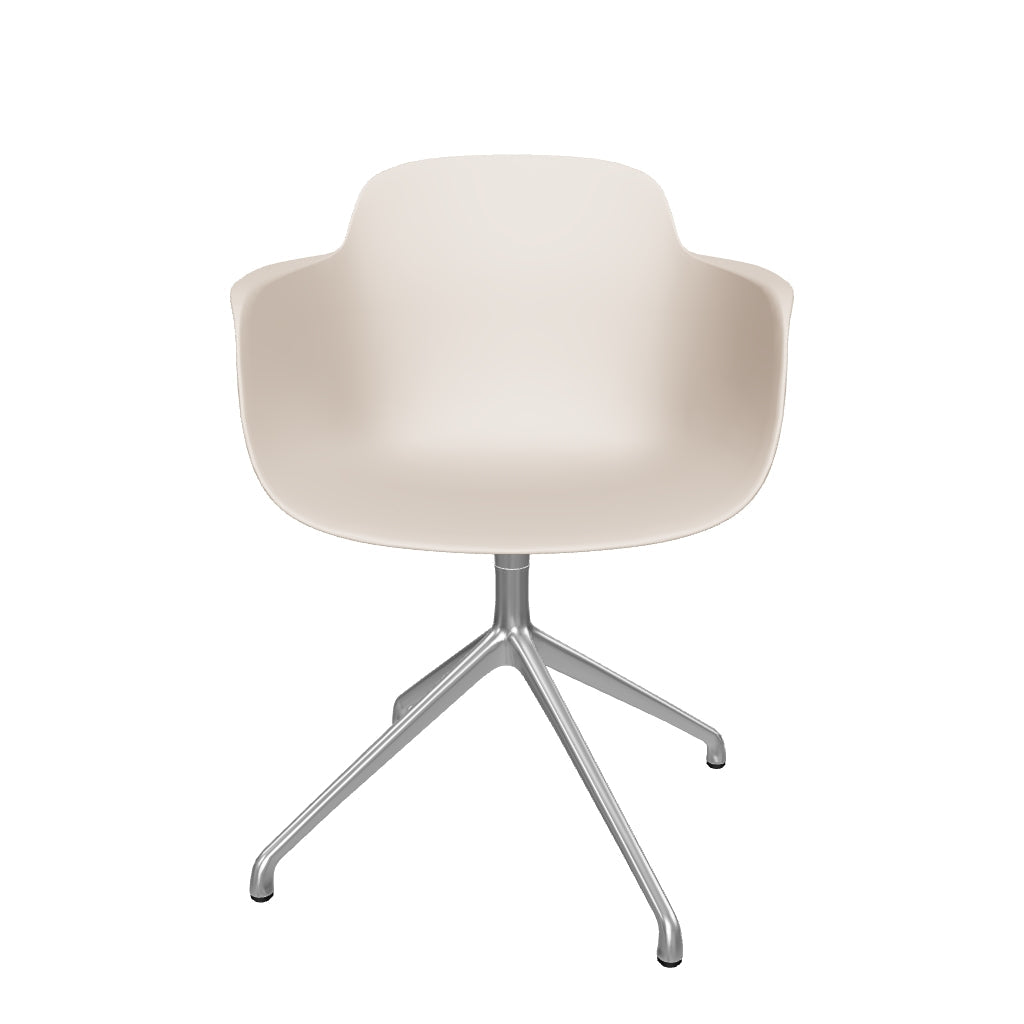 Sicla 4 Star: Eleganter Monocoque-Stuhl mit stabiler Rückenrippe, vielseitiger Polsterung und subtilen Lichtspielen.