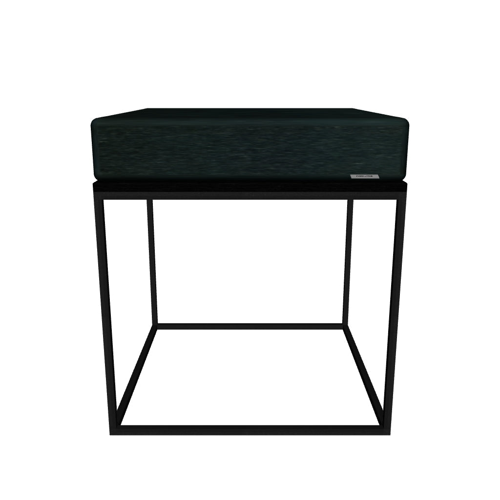 Der Feo Pouf: schlank, vielseitig, leicht. Bequemer Sitz, Nachttisch oder Beistelltisch. Hochwertige Materialien, einzigartiges Design.