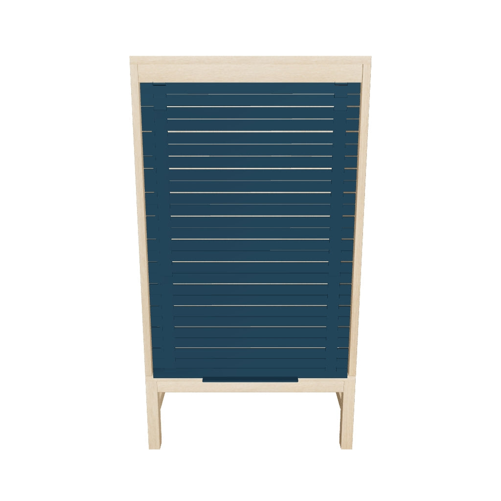 Der Jalousi Schrank von Normann Copenhagen besticht durch minimalistische Formen, bunte Rolltüren und Eichenfurnier.