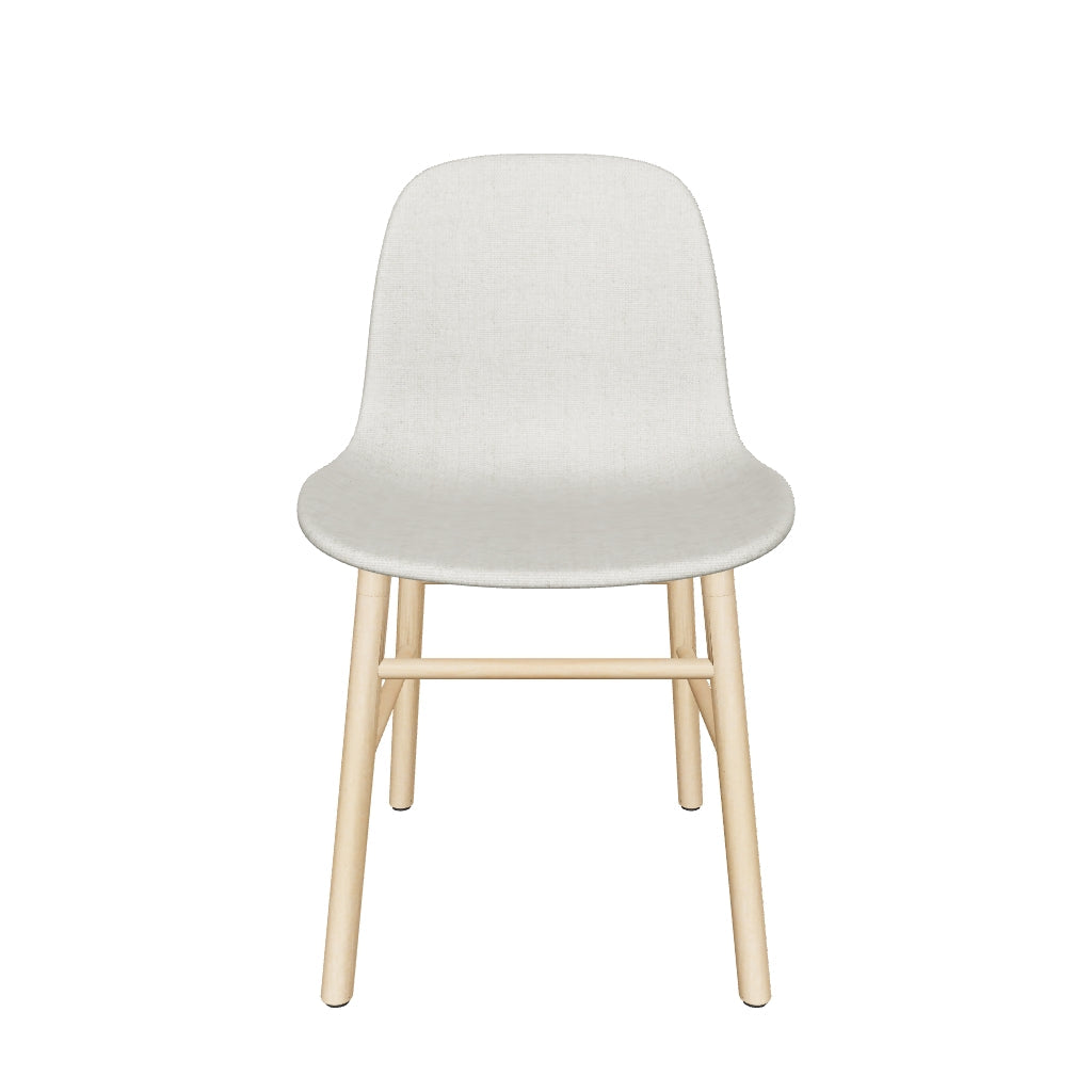 Eleganter Form Stuhl: Komfort und Stil von Normann Copenhagen.