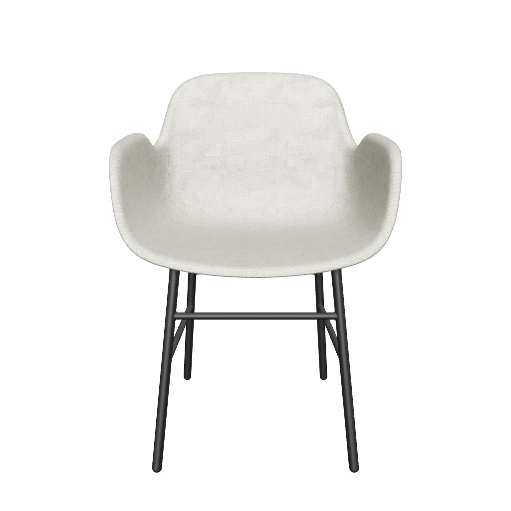 Eleganter Form Armlehnstuhl von Normann Copenhagen, bequem gepolstert.
