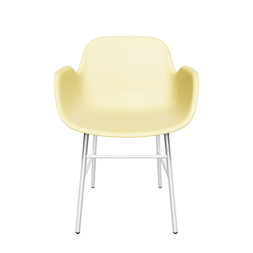 Eleganter Polsterstuhl Form mit Armlehnen von Normann Copenhagen.