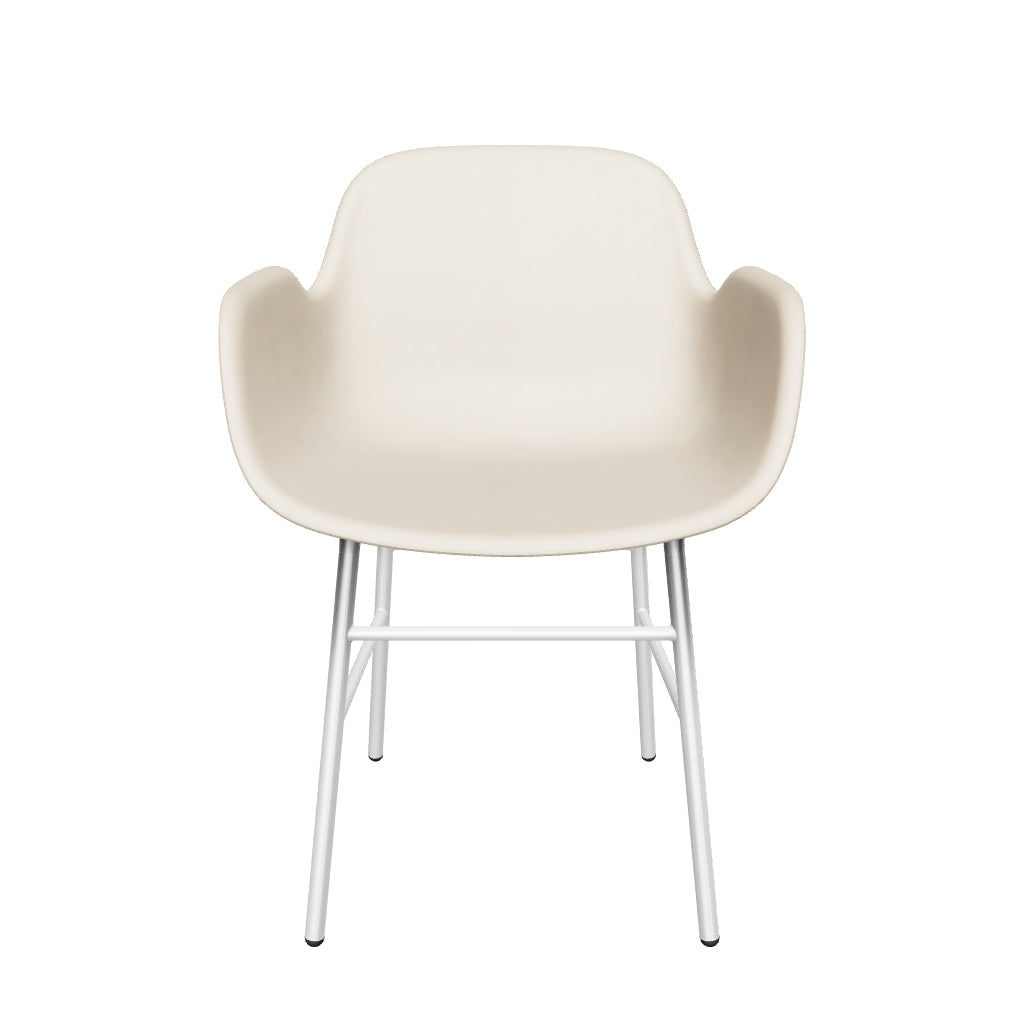 Stilvoller Form Armlehnstuhl von Normann Copenhagen, luxuriös gepolstert.