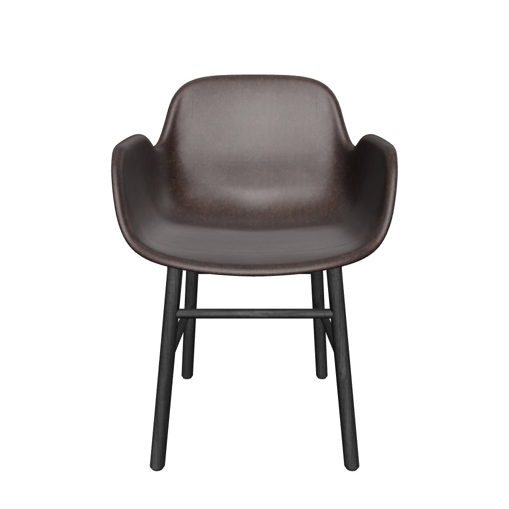 Eleganter Form Armlehnstuhl von Normann Copenhagen, bequem gepolstert.