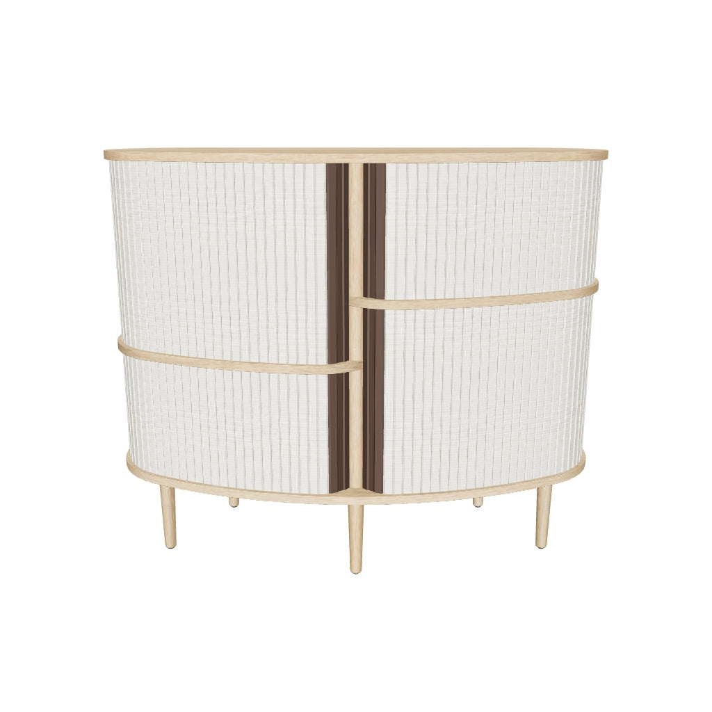 Modernes Highboard von Umage in dezenten Weißtönen, perfekt für stilvolle Akzente und vielseitige Einrichtungsideen.