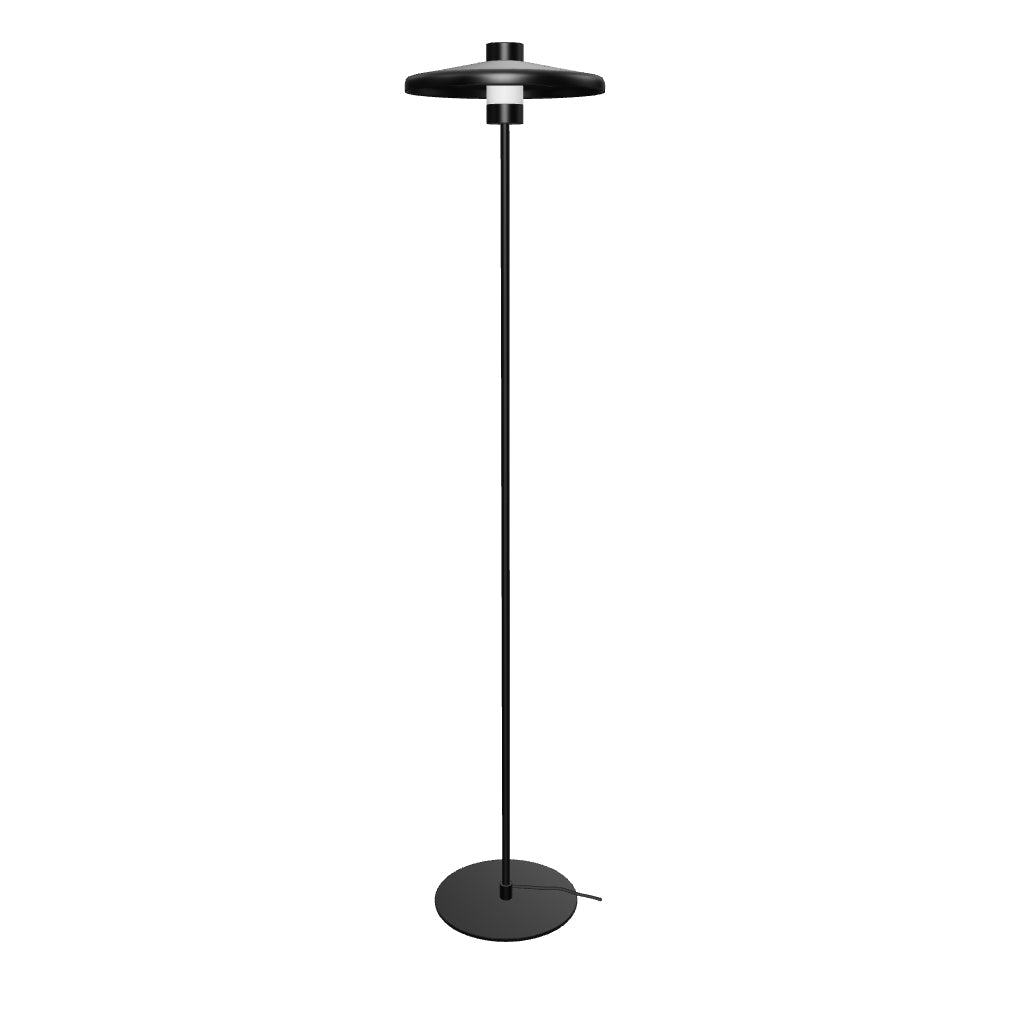 Stehlampe Nuvira aus schwarzem satiniertem Metall in Schwarz präsentiert im Onlineshop von KAQTU Design AG. Stehleuchte ist von Kave Home