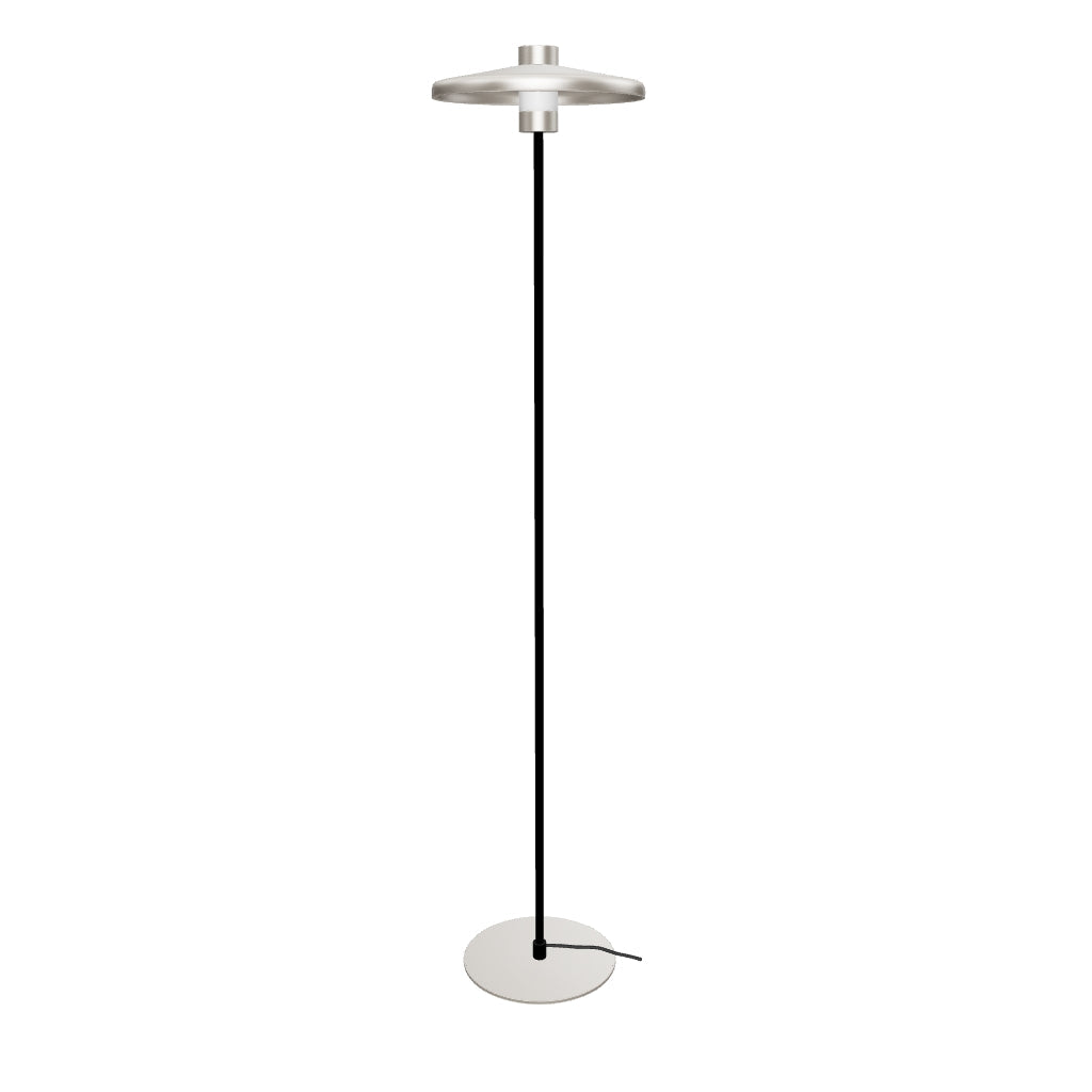 Stehlampe Nuvira aus hellgrauem gebürstetem Metall in Silber präsentiert im Onlineshop von KAQTU Design AG. Stehleuchte ist von Kave Home