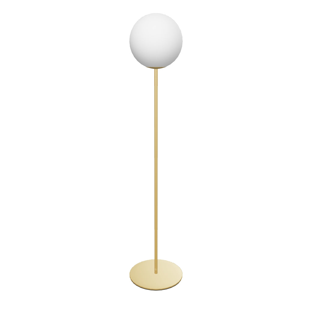 Stehlampe Brisia aus Metall mit gebürstetem Messing-Finish und einer mattierten Glaskugel Ø 30 cm in Gold, Weiss präsentiert im Onlineshop von KAQTU Design AG. Stehleuchte ist von Kave Home