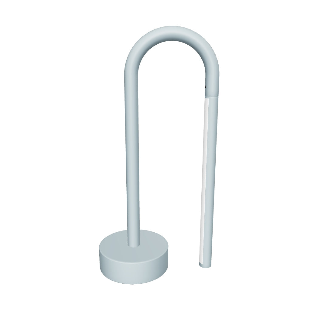 Tragbare Tischlampe Bow aus blauem Aluminium in Blau präsentiert im Onlineshop von KAQTU Design AG. Tischleuchte ist von Kave Home