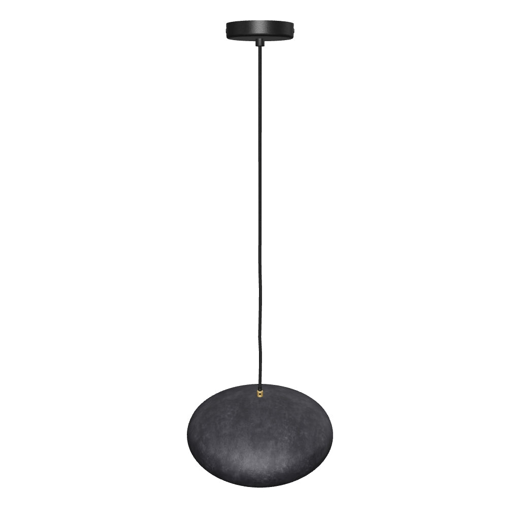 Schwarze Deckenleuchte Inda aus Metall mit 30 cm Durchmesser, kombiniert mit Holzdetails, minimalistisches Design für moderne Wohnräume.