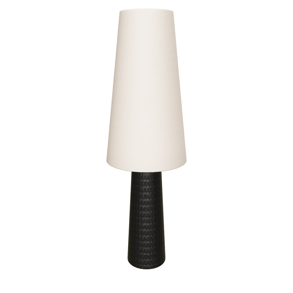 Schwarze Stehlampe Senni aus Metall mit schlankem, modernem Design und minimalistischer Ästhetik.