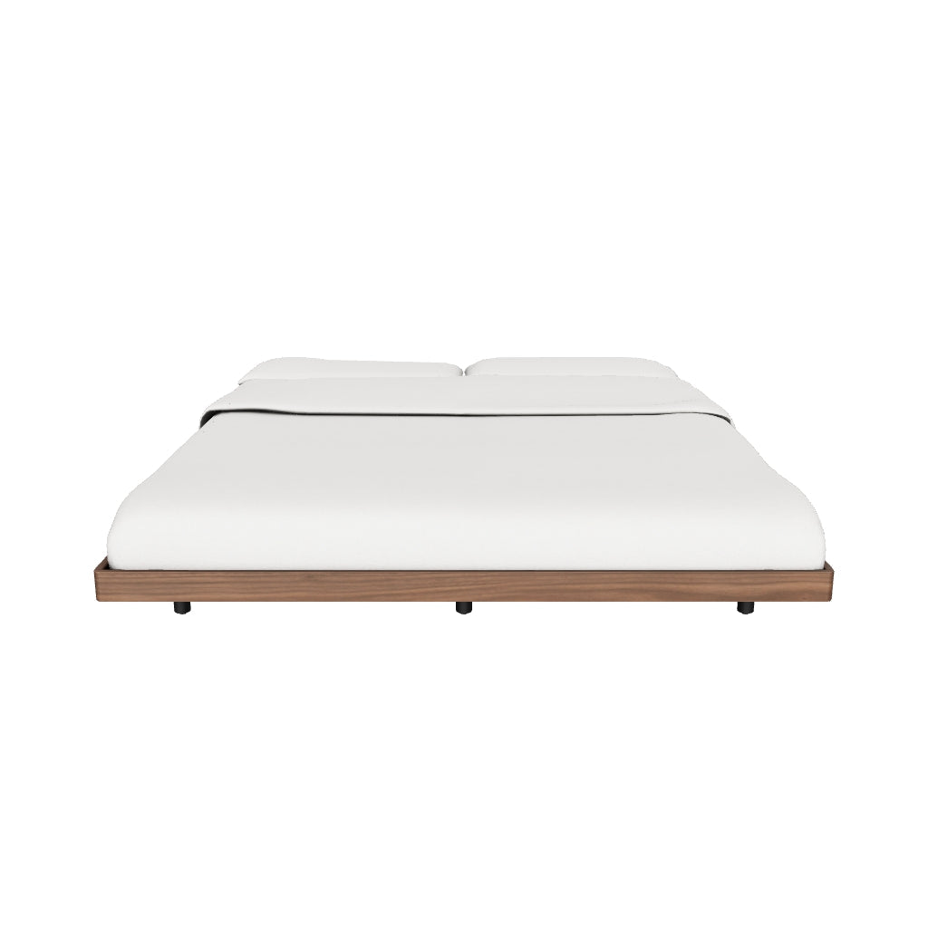 Unterbau Norlen aus Nussbaumfurnier mit dunklem Finish für Matratzen 180 x 200 cm FSC Mix Credit in Dunkelbraun präsentiert im Onlineshop von KAQTU Design AG. Bett ist von Kave Home