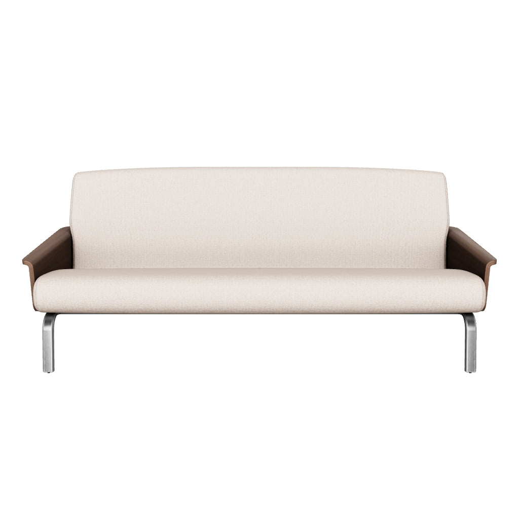 3-Sitzer-Sofa Amsen in Hellbraun aus Nussbaumsperrholz und Beinen aus em gebürsteten Edelstahl 205 cm in Hellbraun präsentiert im Onlineshop von KAQTU Design AG. 3er Sofa ist von Kave Home
