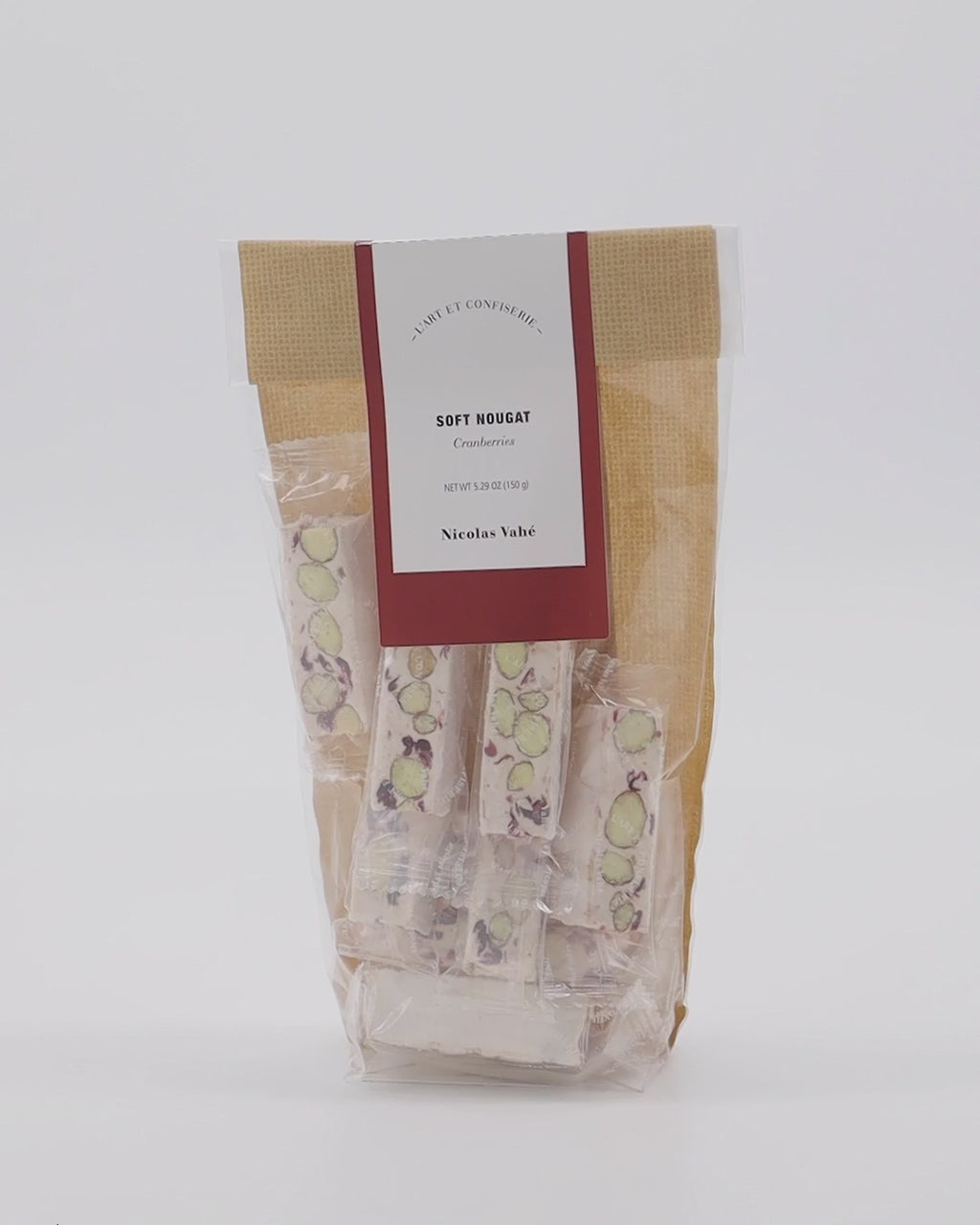 Cremiger Nougat mit Cranberries von Nicolas Vahé – ein Genussmoment.
