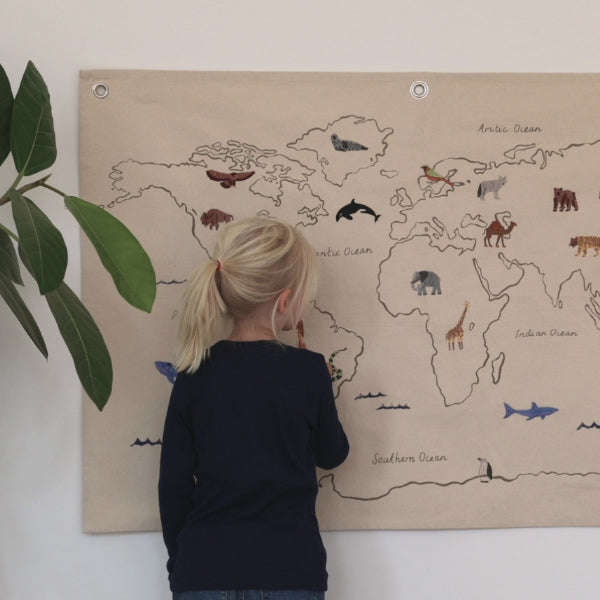Produktvideo fermLIVING_ProductVideo_TheWorldTextileMap_600x600