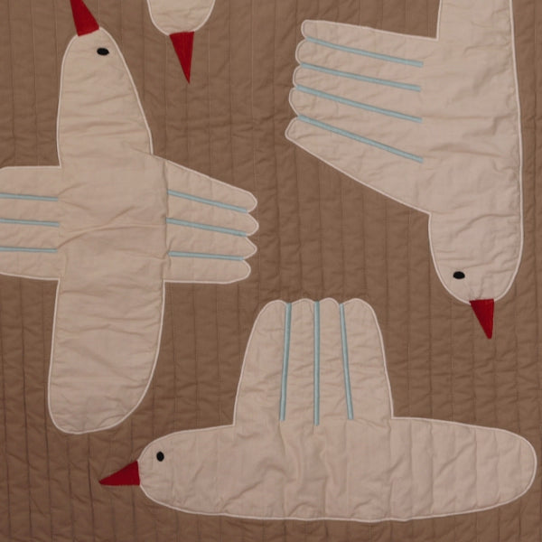 Produktvideo fermLIVING_ProductVideo_BirdQuiltedBlanket_600x600_new