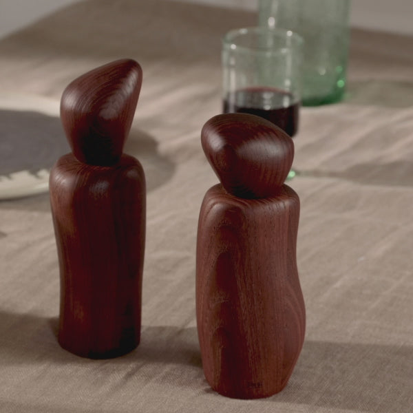 Produktvideo fermLIVING_ProductVideo_CairnGrinder_PebbleGrinder_600x600