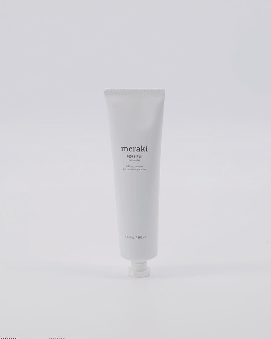 Fodscrub: Sanfte Fußpflege mit Bio-Zedernholz von Meraki.