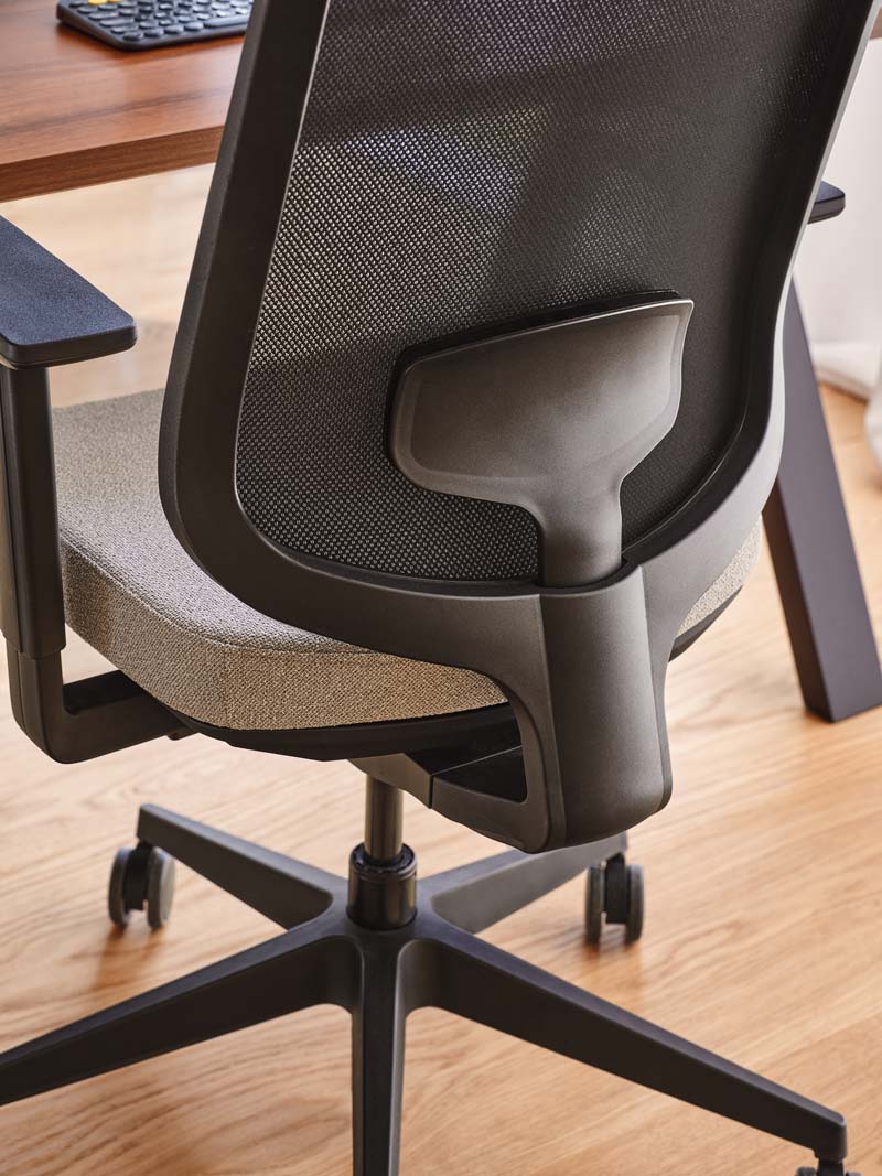 Sava SAVA - Bürostuhl in  präsentiert im Onlineshop von KAQTU Design AG. Bürostuhl ist von Mdd