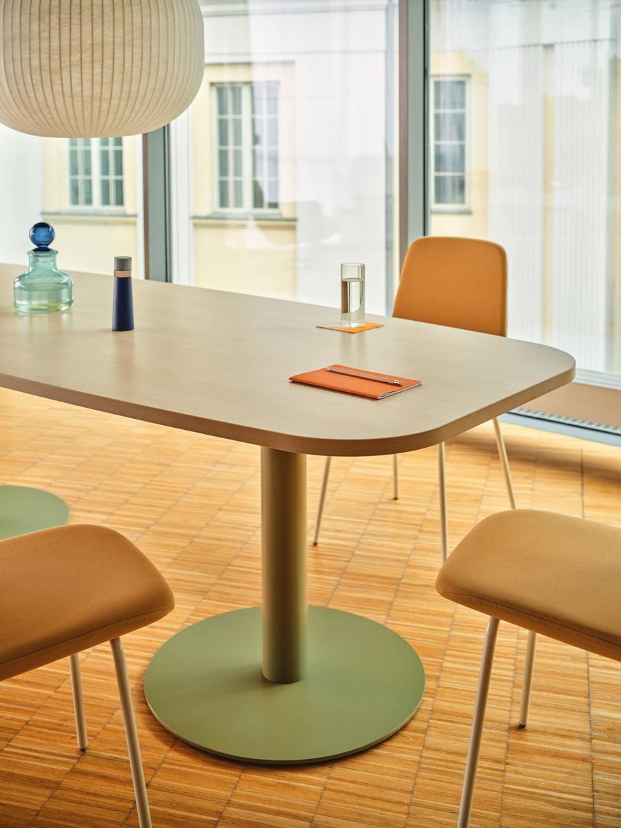 Ulti UKP16 - Stuhl 4-Bein-Gestell in  präsentiert im Onlineshop von KAQTU Design AG. Stuhl ist von Mdd