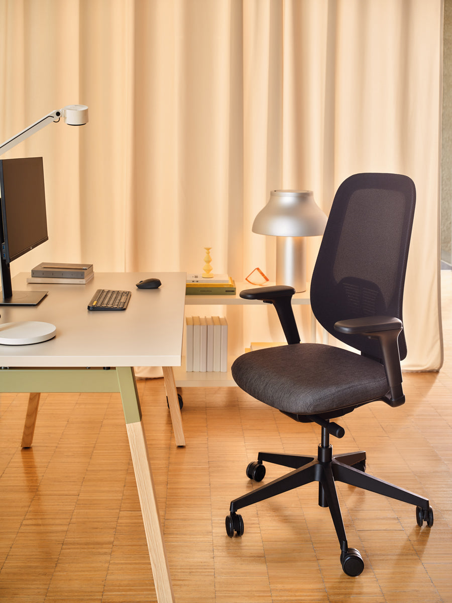 Iris IRS01 - Bürostuhl in  präsentiert im Onlineshop von KAQTU Design AG. Bürostuhl ist von Mdd