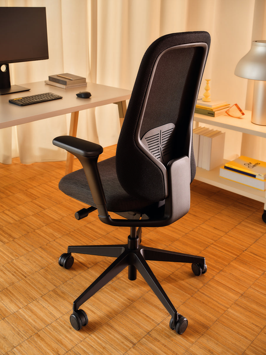 Iris IRS01 - Bürostuhl in  präsentiert im Onlineshop von KAQTU Design AG. Bürostuhl ist von Mdd