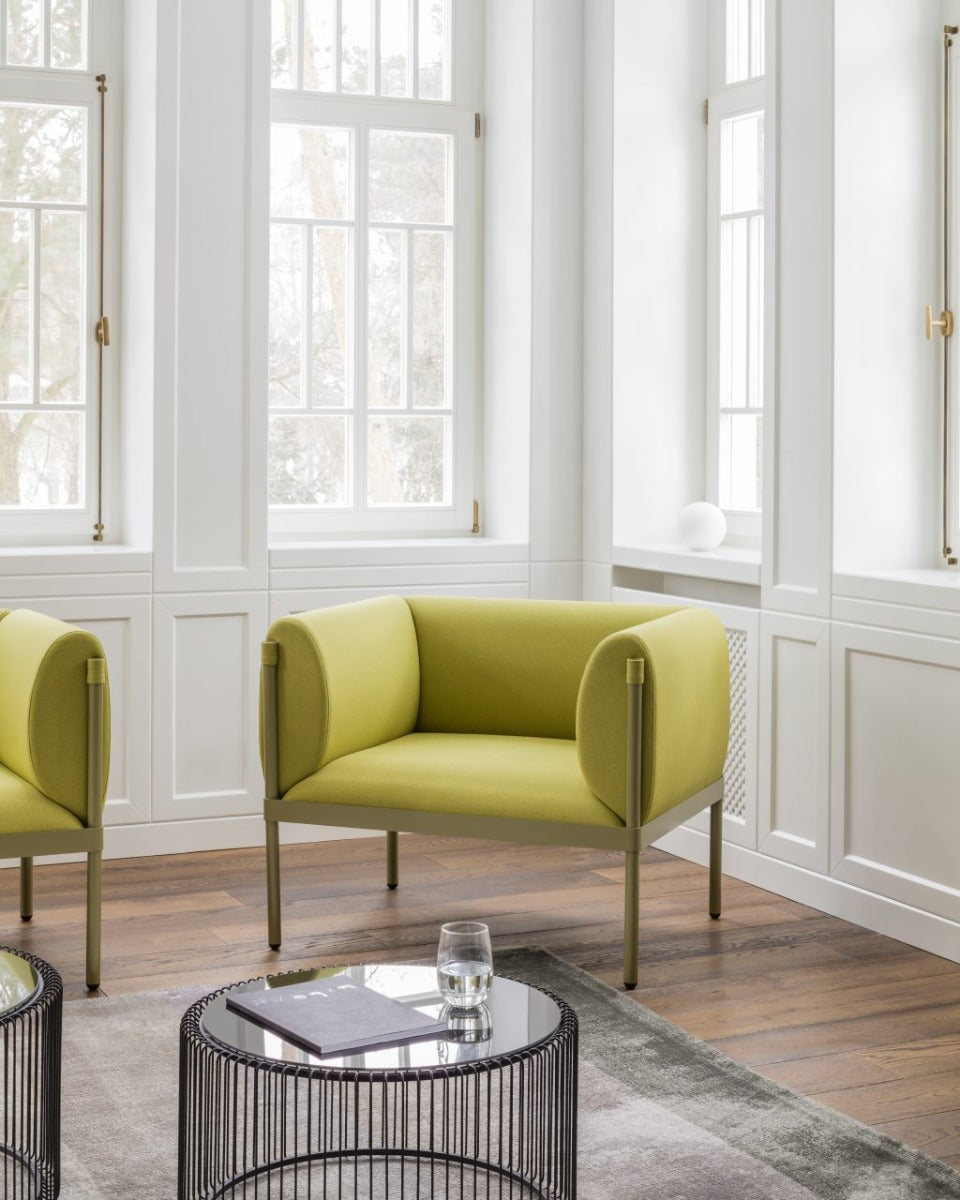 Stilt SIS1 - Sessel niedrige Rückenlehne in Weiss präsentiert im Onlineshop von KAQTU Design AG. Sessel ist von Mdd