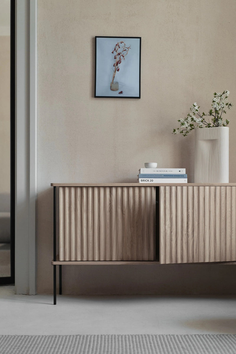 Maya MY01 - Holz-Schrank in Eiche Natur präsentiert im Onlineshop von KAQTU Design AG. Büroschrank ist von Tamo