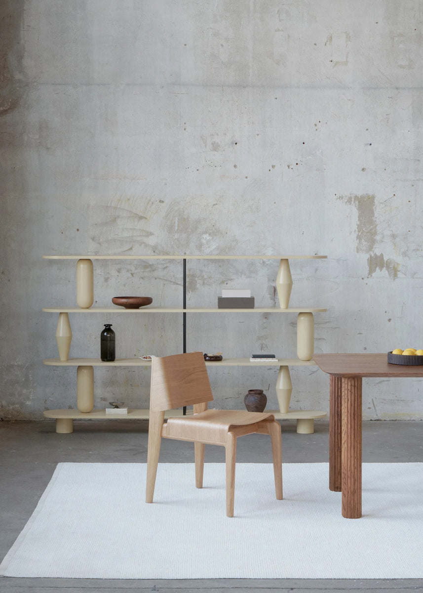 Undia UND01 - Stuhl in Eiche Natur präsentiert im Onlineshop von KAQTU Design AG. Stuhl ist von Tamo
