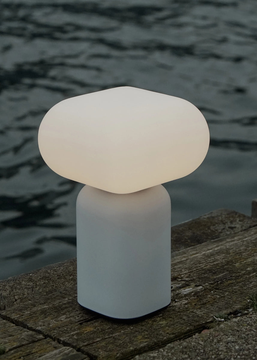 Velis VLS01 - Lampe in  präsentiert im Onlineshop von KAQTU Design AG. Tischleuchte ist von Tamo