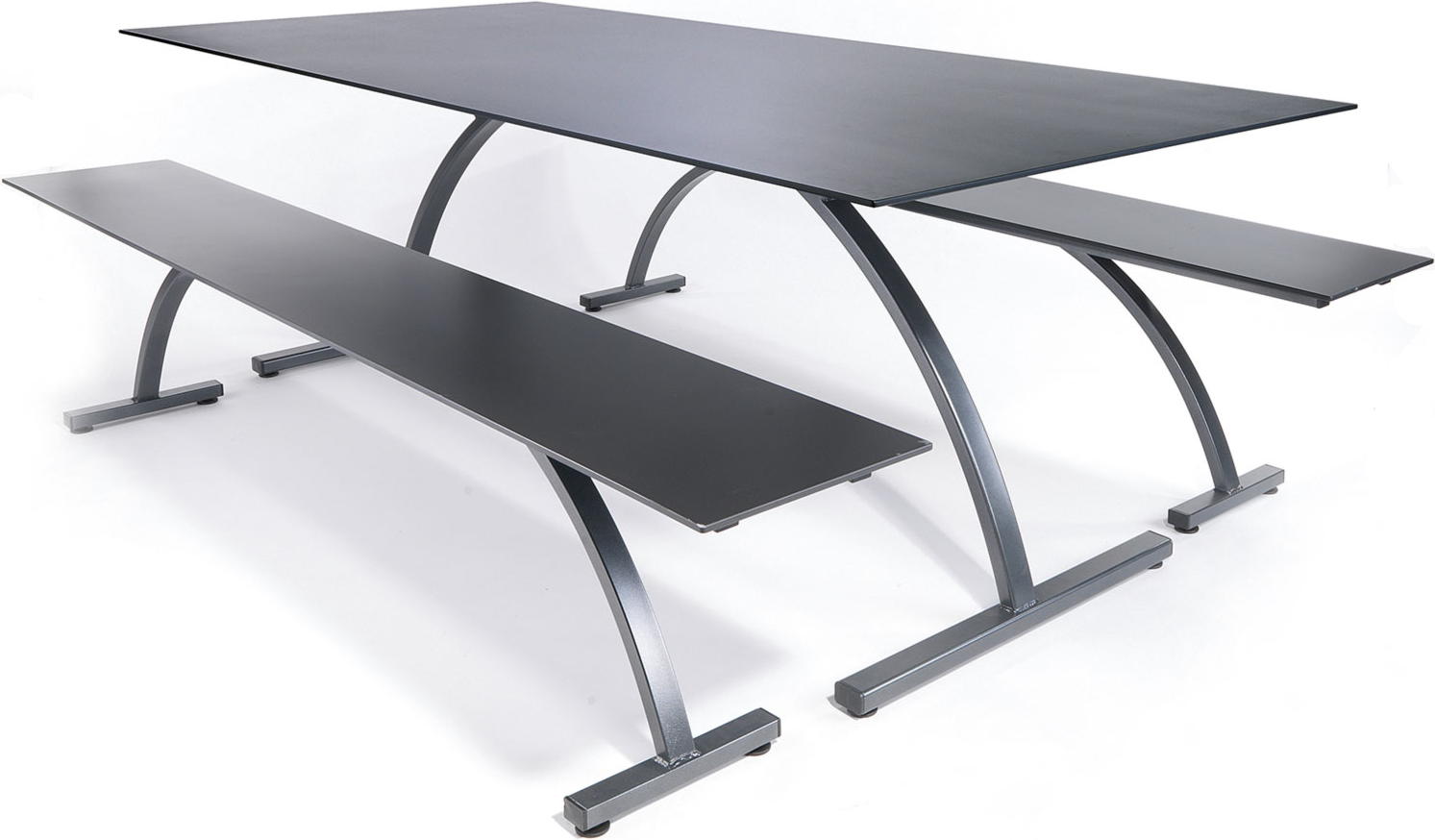 Tisch Bernardino in Alusilber / Alusilber präsentiert im Onlineshop von KAQTU Design AG. Gartentisch ist von Schaffner