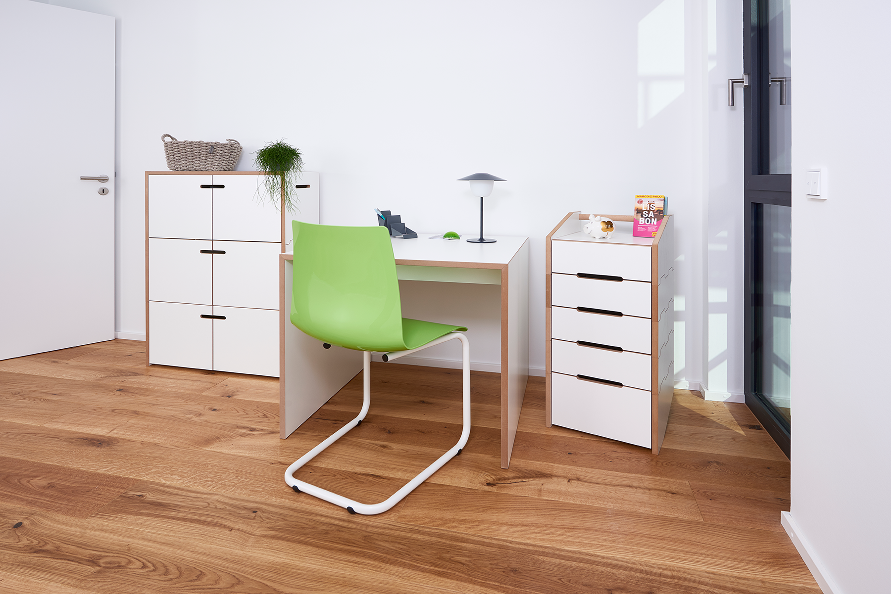 Tojo-stuhl in grün präsentiert im Onlineshop von KAQTU Design AG. Freischwinger ist von Tojo