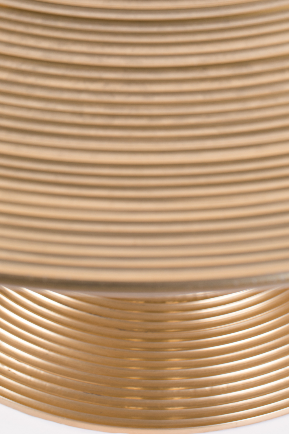 HYPNOTISING ROUND Beistelltisch in Gold präsentiert im Onlineshop von KAQTU Design AG. Beistelltisch ist von Bold Monkey