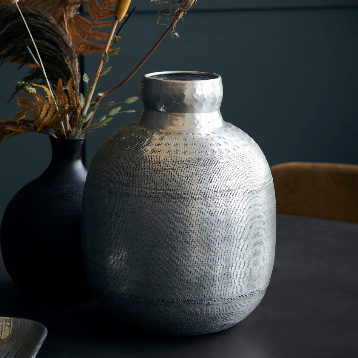 Vase, Artine in Antique silver präsentiert im Onlineshop von KAQTU Design AG. Vase ist von House Doctor
