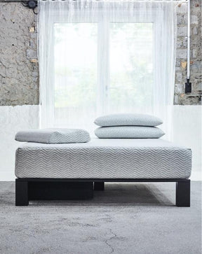 Die Matratze Smart Foam Sleep in Weiss präsentiert im Onlineshop von KAQTU Design AG. Matratze ist von ZigZagZurich