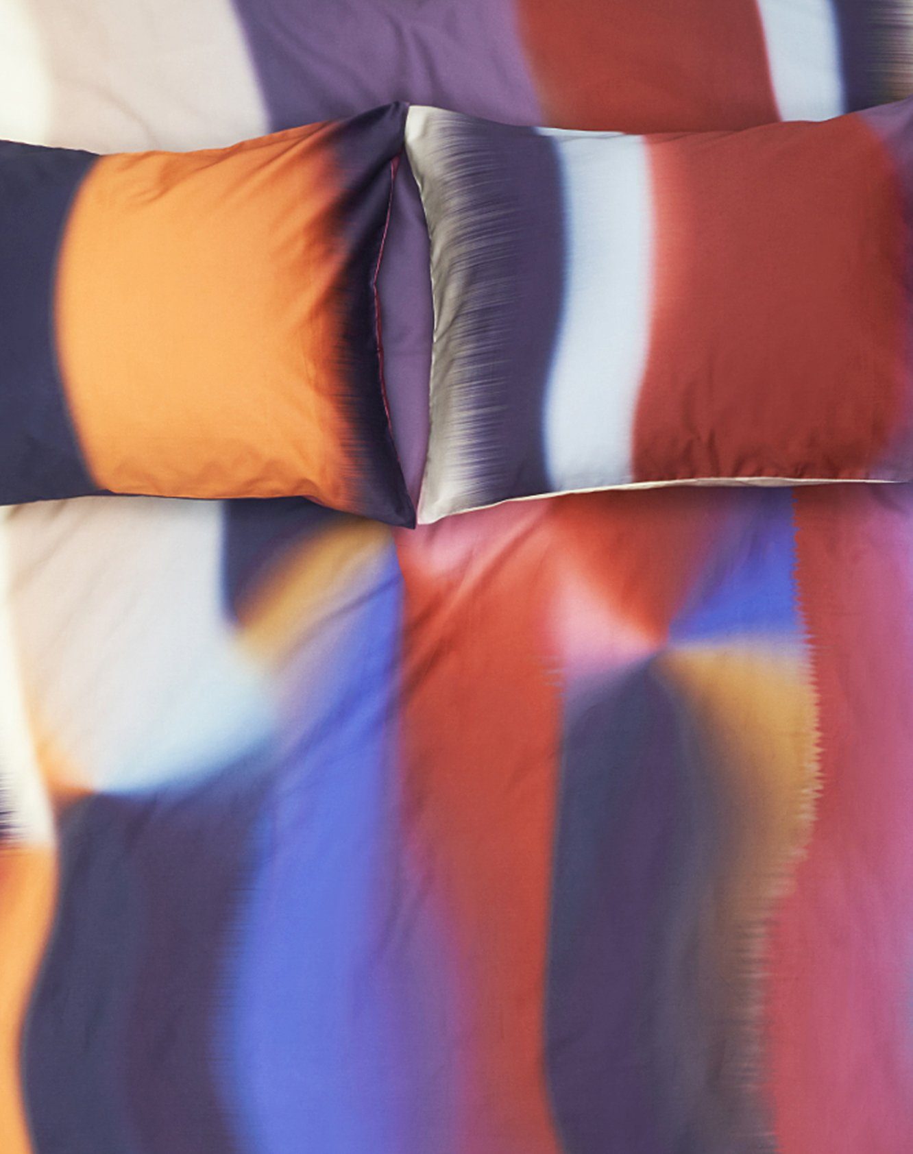 Layered Bettwäsche in Multicolor präsentiert im Onlineshop von KAQTU Design AG. Duvetbezug ist von ZigZagZurich