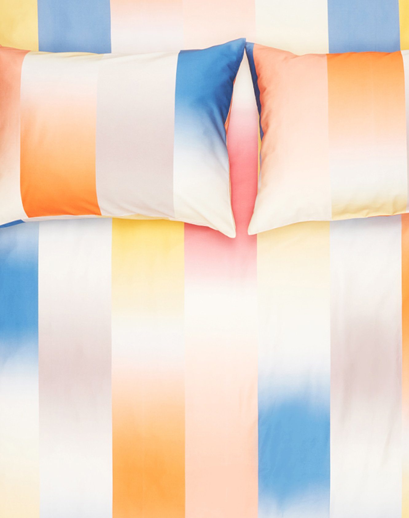 Bettwäsche Ikat in Multicolor präsentiert im Onlineshop von KAQTU Design AG. Duvetbezug ist von ZigZagZurich