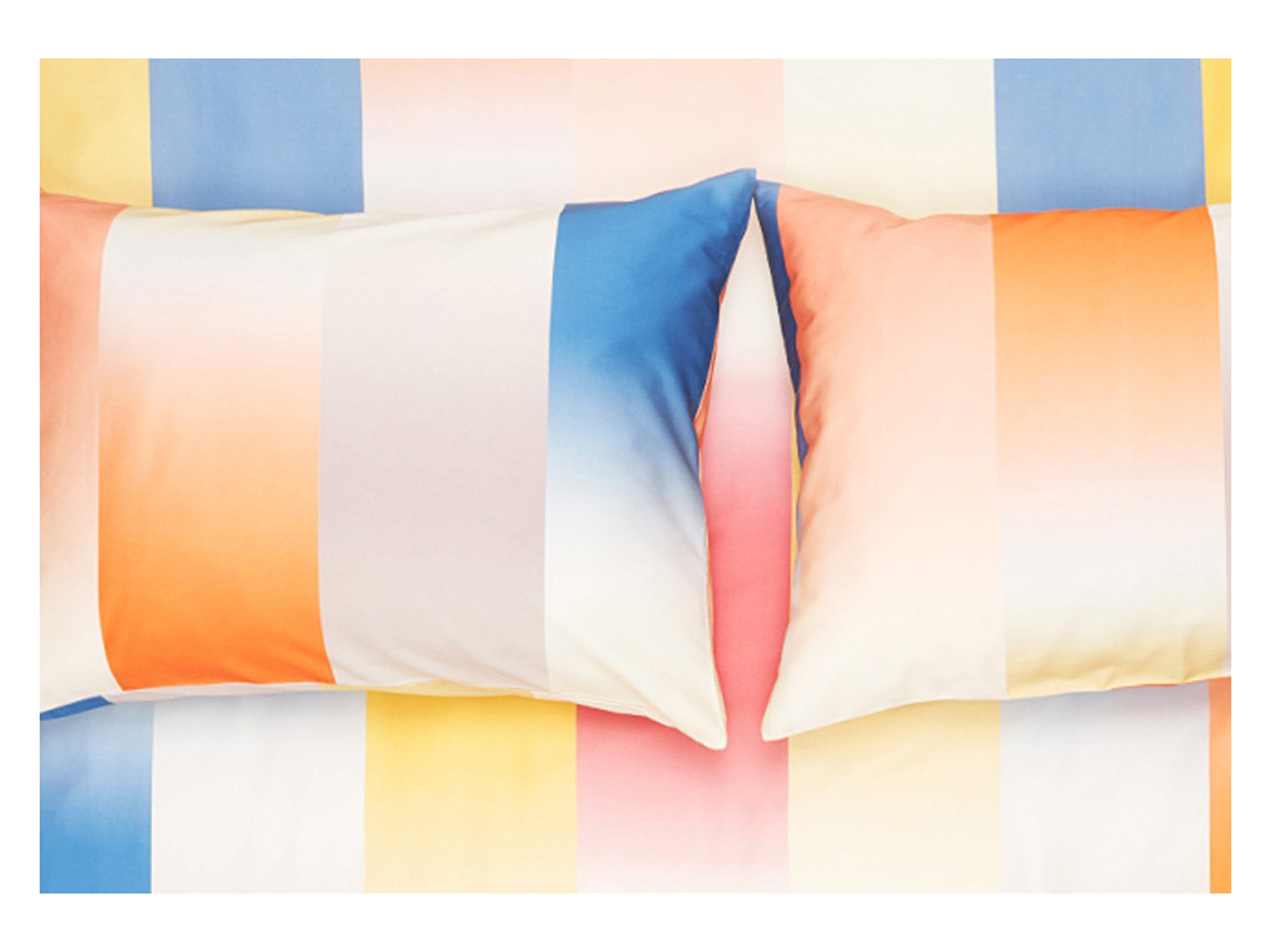 Kissenbezug Ikat in Multicolor präsentiert im Onlineshop von KAQTU Design AG. Kissenbezug ist von ZigZagZurich