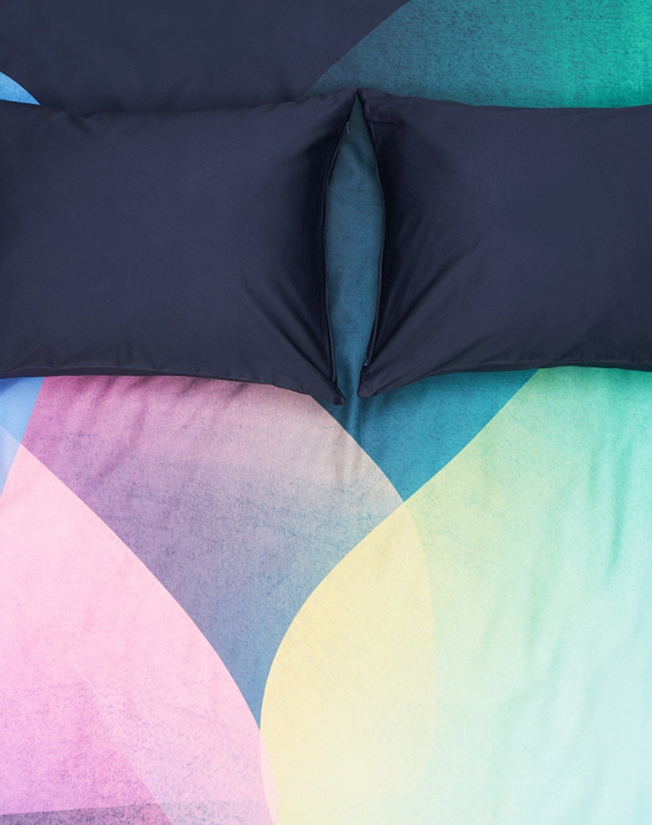 Bettwäsche Edge Wise in Multicolor präsentiert im Onlineshop von KAQTU Design AG. Duvetbezug ist von ZigZagZurich